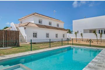 Apartamento accesible en Conil con piscina compartida, parking y jardín privado - image 28
