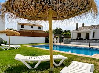 Chalet con piscina privada grupos de 6 personas - image 26