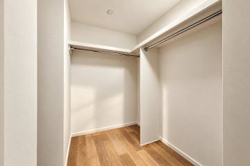 Photo #24 of Embassy VII