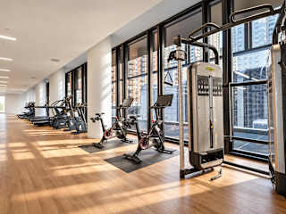 Photo #28 of Embassy VII