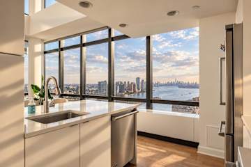 Photo #34 of Skyloft II