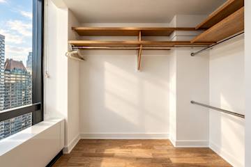 Photo #16 of Skyloft II