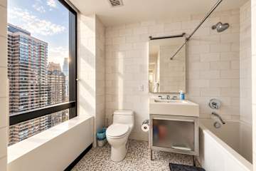 Photo #21 of Skyloft II