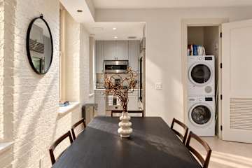 Photo #11 of Flatiron House I