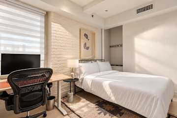 Photo #26 of Flatiron House I