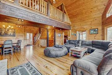 Smokey’s Lodge