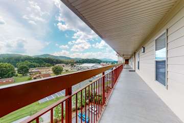 Cedar Lodge #705