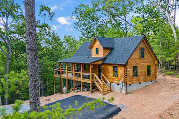Bear’s Hideaway
