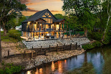 Black Bear- Little River Cabin