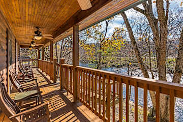 Waters Edge Cabin