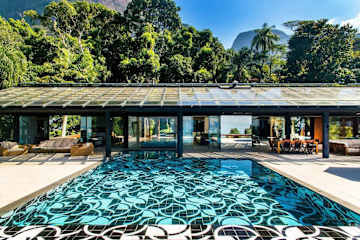 ADV004 Amazing villa for 10 with view on the beach