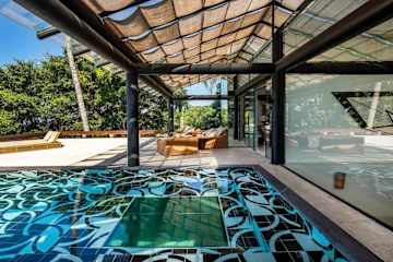 ADV004 Amazing villa for 10 with view on the beach