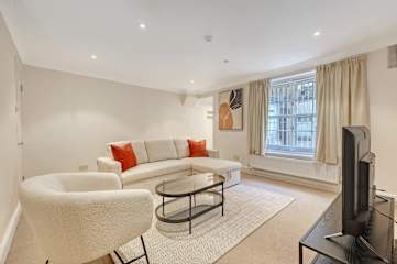 The Alder at Redwood Court photo 2