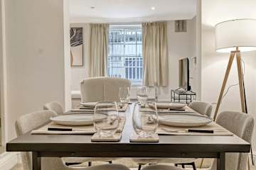 The Alder at Redwood Court photo 4