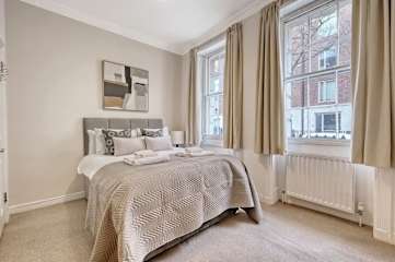 The Alder at Redwood Court photo 3