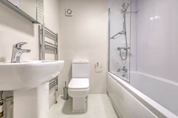 The Aspen at Redwood Court photo 6