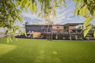 For Families and Large Groups! Hot Tub, Turf Yard, Outdoor Dining and Games rental in Wheat Ridge, US