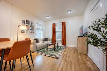 Walk to Cheesman Park, Food & Bus | 2 Bed w/ Desk rental in Denver, US