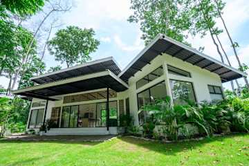 Villa de ensueño Anusara con piscina y aire acondicionado