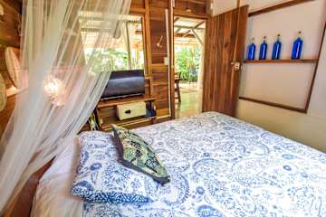 Up House · Caribbean Style near Playa Chiquita