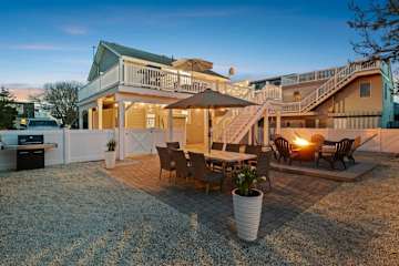 Walk 2 Beach! Lrg Patio | Deck + Grill | Fire Pit! rental in Surf City, US
