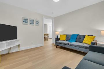 1 Block to Beach - Hot Tub - Driveway Parking - EV rental in Belmar, US