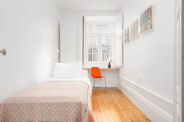 HostWise - Oporto Classic Apartment photo 4