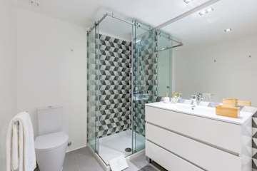 Stone & Light Apartment by Host Wise photo 5