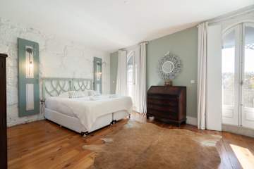 3 Spacious Flats w/ Jacuzzi & Garden by HostWise photo 3