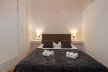 Spacious Captivating Flat | Terrace by HostWise photo 5