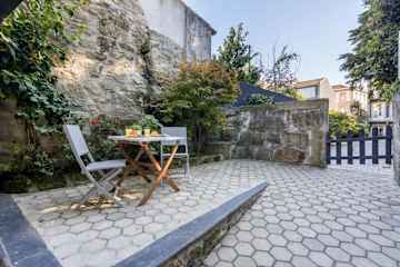 HostWise -  Flat w/ Mezzanine & Terrace
