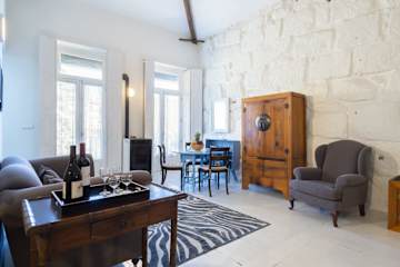 Trendy Flat Art Porto w Balcony by HostWise photo 4