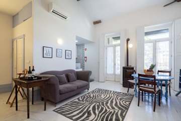 Trendy Flat Art Porto w Balcony by HostWise photo 2