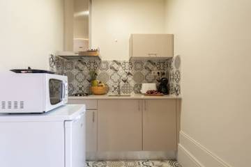 Contemporary Peaceful Flat w/ Balcony by HostWise photo 4