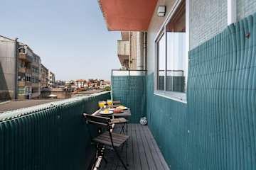 Sweet Cozy Flat w/ Balcony by HostWise photo 2