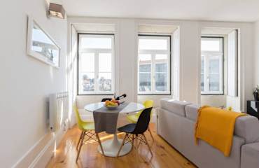 Central Sunny Flat - Prime Location by HostWise photo 5