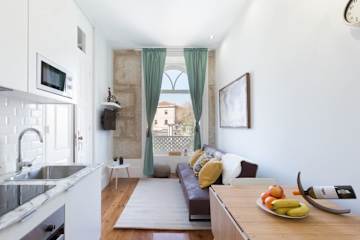 Charming Flat w/ Netflix | River View by HostWise photo 2