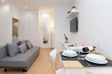Cozy Bright Flats w/ Netflix | Garage by HostWise photo 2