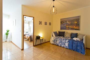 Spacious Trendy Flat Central Location by HostWise photo 3