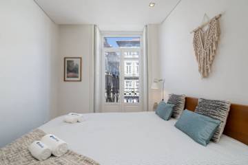 Splendid Flat w/ Balcony | Clérigos by HostWise photo 4