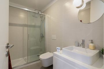 Charming Welcoming Flat | Central by HostWise photo 5