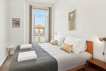 Stunning Flat w/ Balcony | Clérigos by Host Wise photo 3