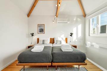 Stunning Flat w/ Balcony | Clérigos by Host Wise photo 2