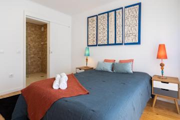 Luxurious Spacious Apartment w/ Terrace by HostWise photo 5