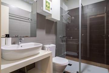 Peaceful Cozy Flats | Central by HostWise photo 4