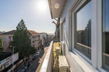 Fantastic Contemporary Flat w/ Balcony by HostWise photo 5