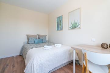 Fantastic Contemporary Flat w/ Balcony by HostWise photo 2