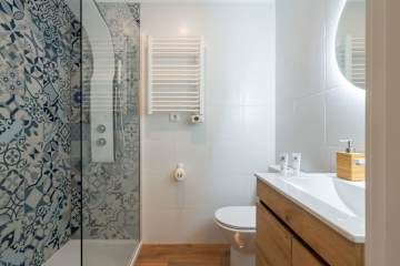 Fantastic Contemporary Flat w/ Balcony by HostWise photo 3