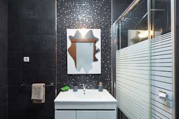 Spacious Central Flat w/ Netflix by HostWise photo 3