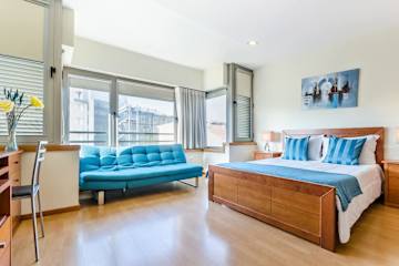 Homely Central Flats w/ Terrace by HostWise